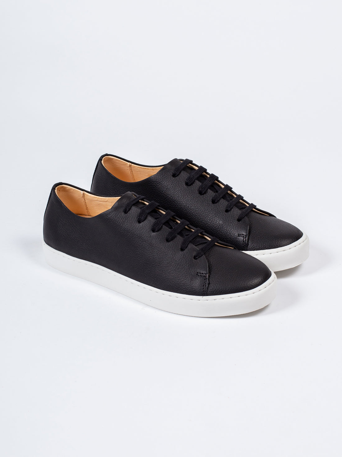 Oak - Black Leather