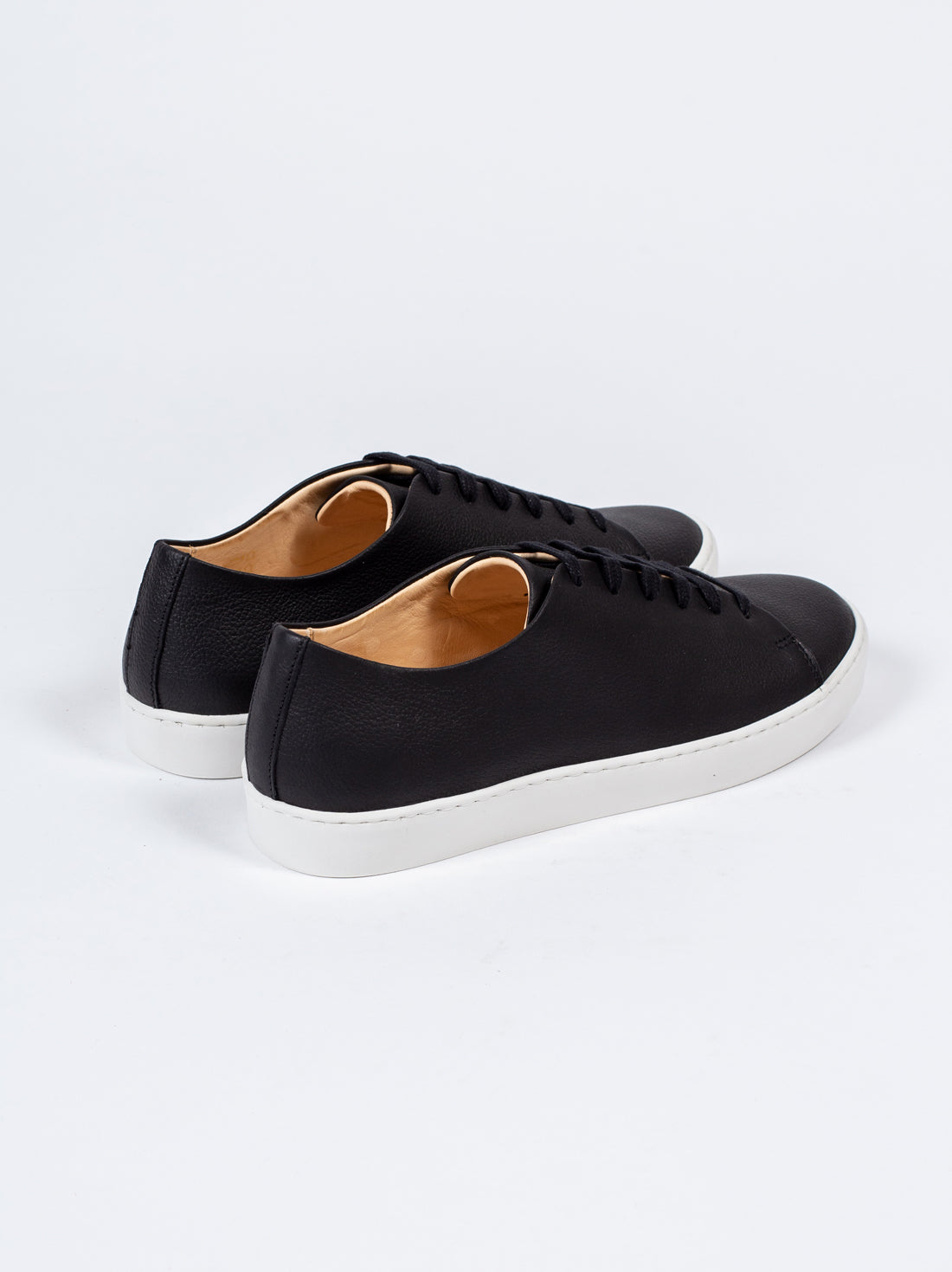 Oak - Black Leather